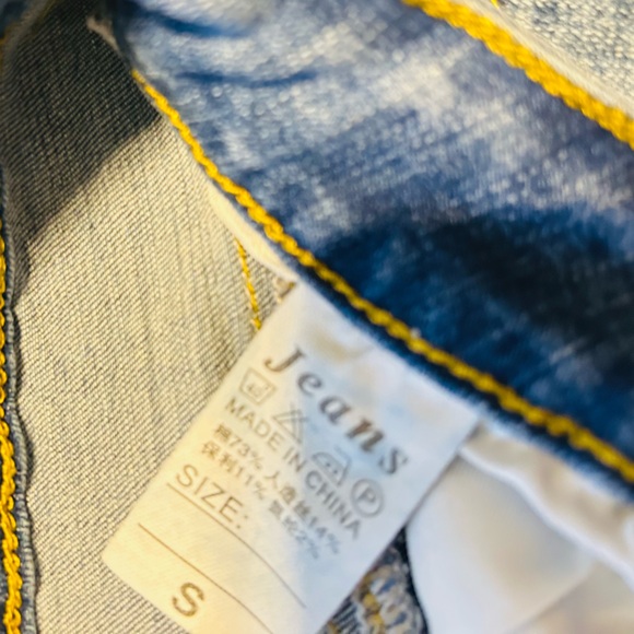 Distressed Denim Shorts High Rise - Picture 3 of 3